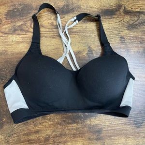 Victoria’s secret VSX Incredible Sports Bra 32B